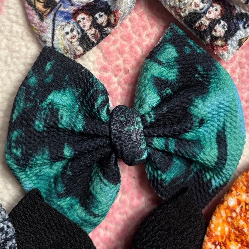 Stylish Green and Black Kids Hair Bow